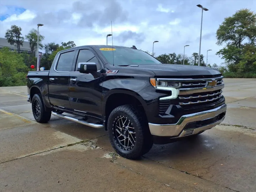 2022 Chevrolet Silverado 1500 LTZ photo 1