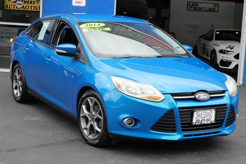 2014 Ford Focus Sedan photo 1