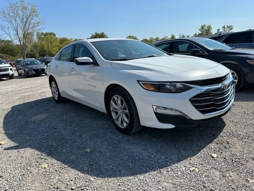 2024 Chevrolet Malibu 1LT photo 1