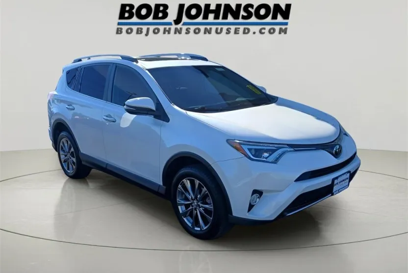 2018 Toyota RAV4 Limited photo 1
