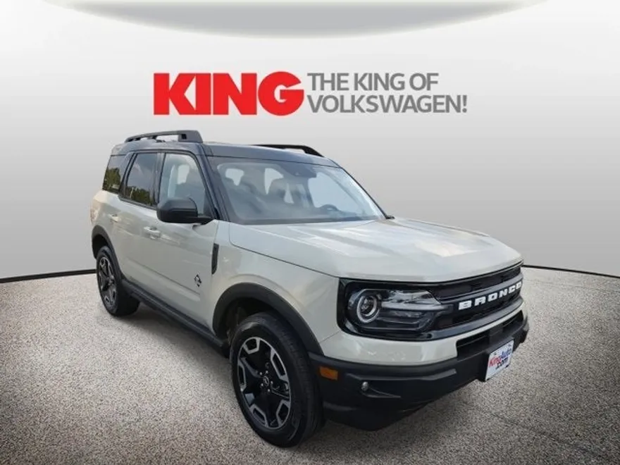 2024 Ford Bronco Sport Outer Banks photo 1