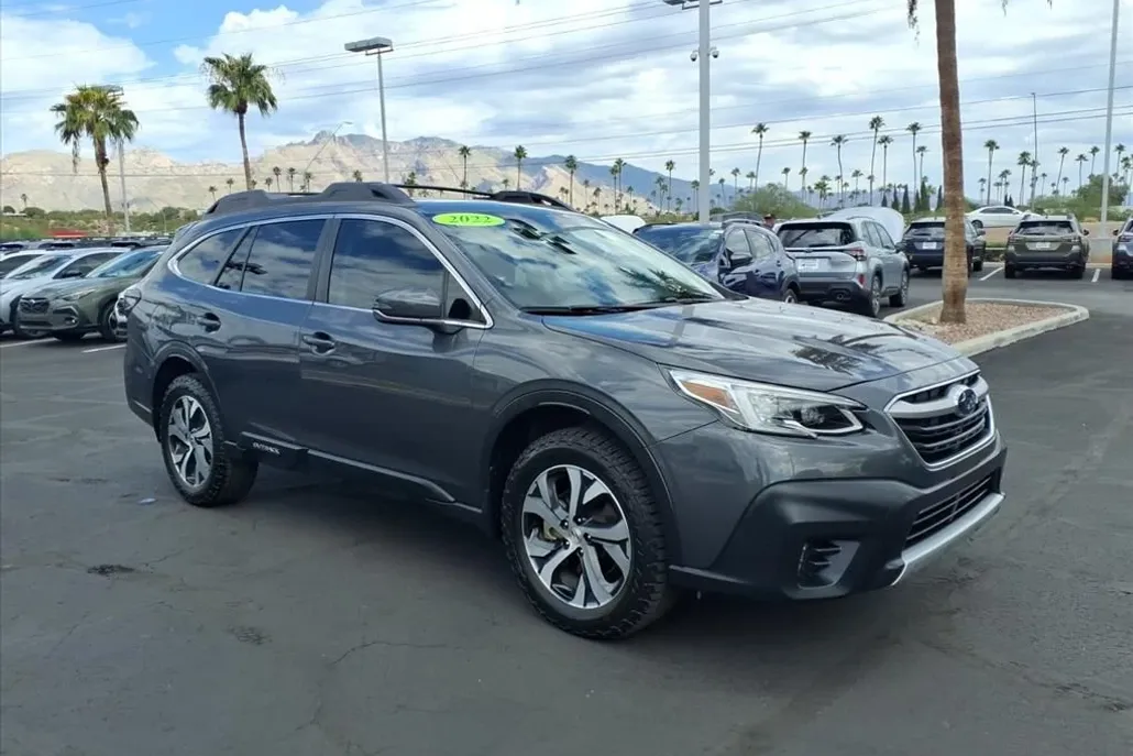 2022 Subaru Outback Limited photo 1