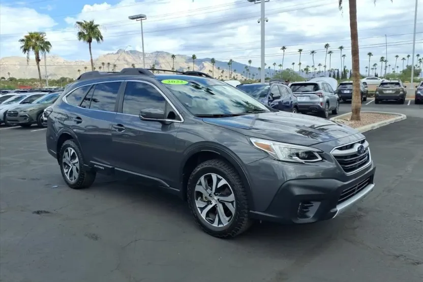 2022 Subaru Outback Limited photo 1