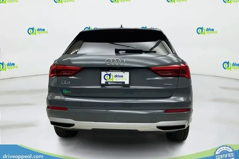 2021 Audi Q3 Premium photo 1