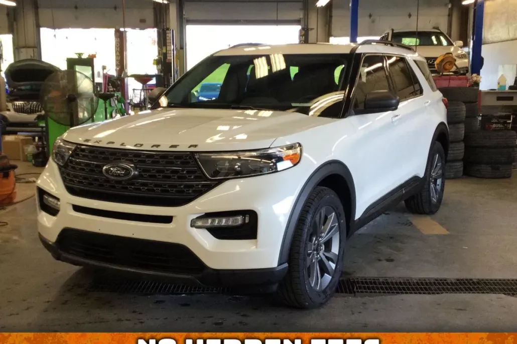 2021 Ford Explorer XLT photo 1