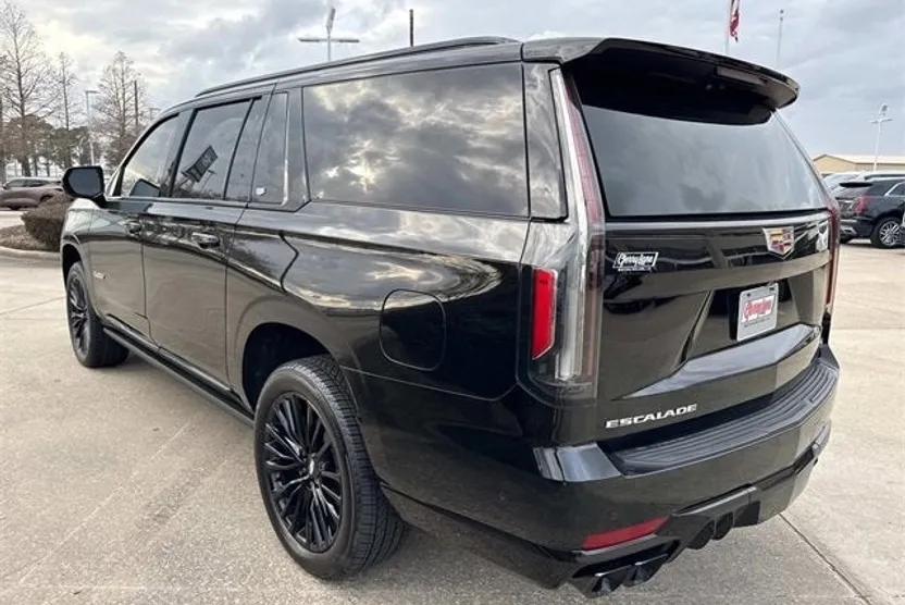 2023 Cadillac Escalade ESV V-Series photo 1