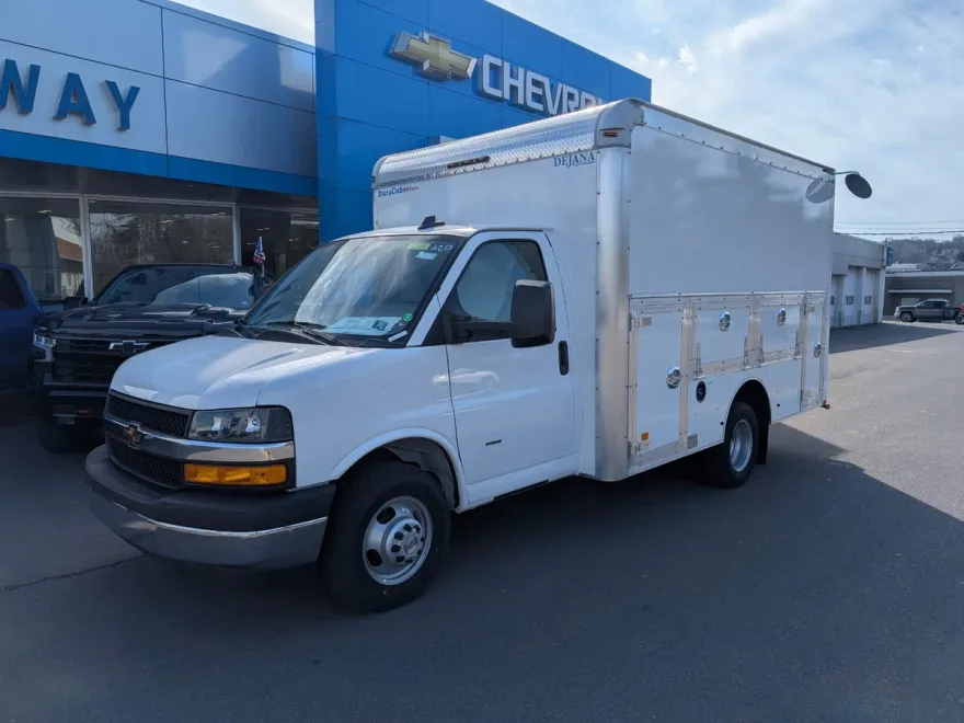2024 Chevrolet Express 3500 Cutaway Van photo 1