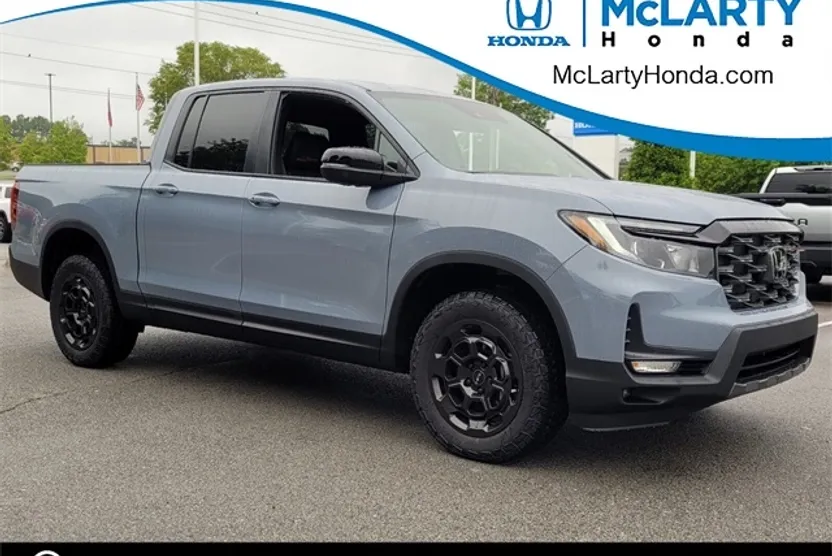 2025 Honda Ridgeline TrailSport photo 1