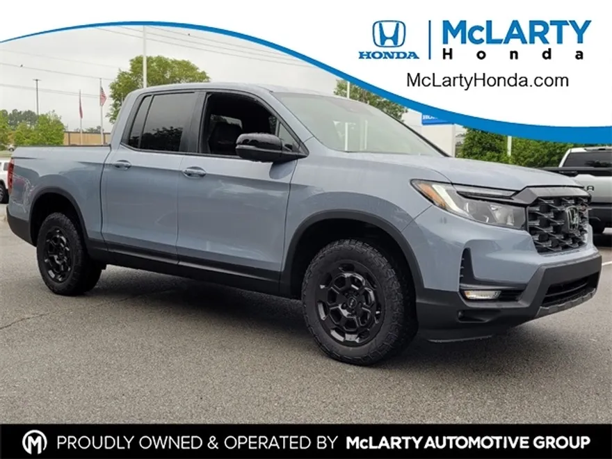 2025 Honda Ridgeline TrailSport photo 1