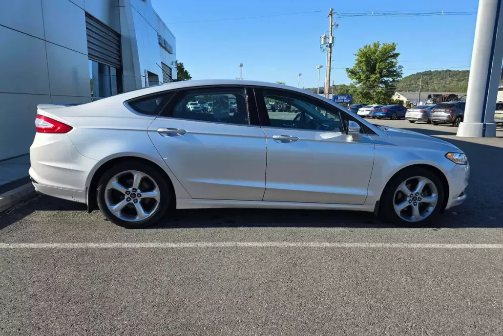 2014 Ford Fusion SE photo 1