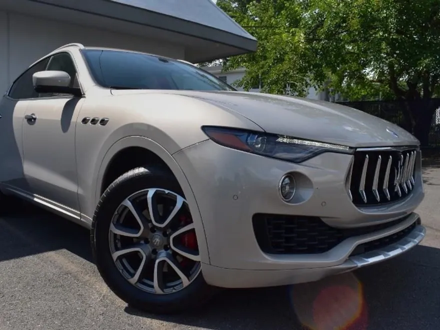 2017 Maserati Levante photo 1