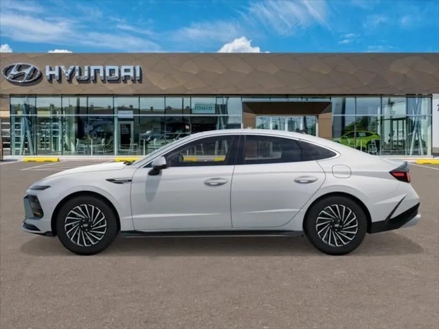 2026 Hyundai Sonata Hybrid Limited photo 1