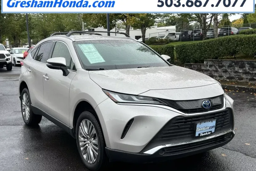 2022 Toyota Venza XLE photo 1