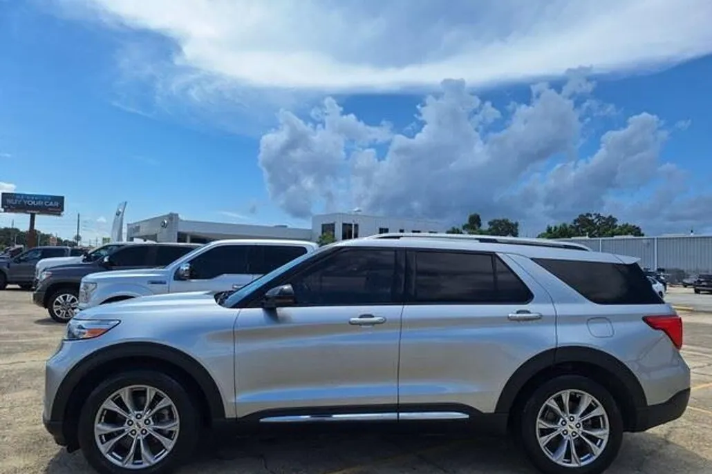 2021 Ford Explorer Limited photo 1