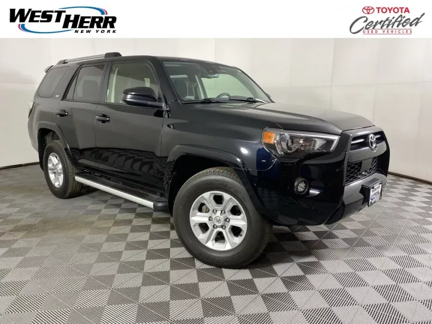 2022 Toyota 4Runner SR5 photo 1