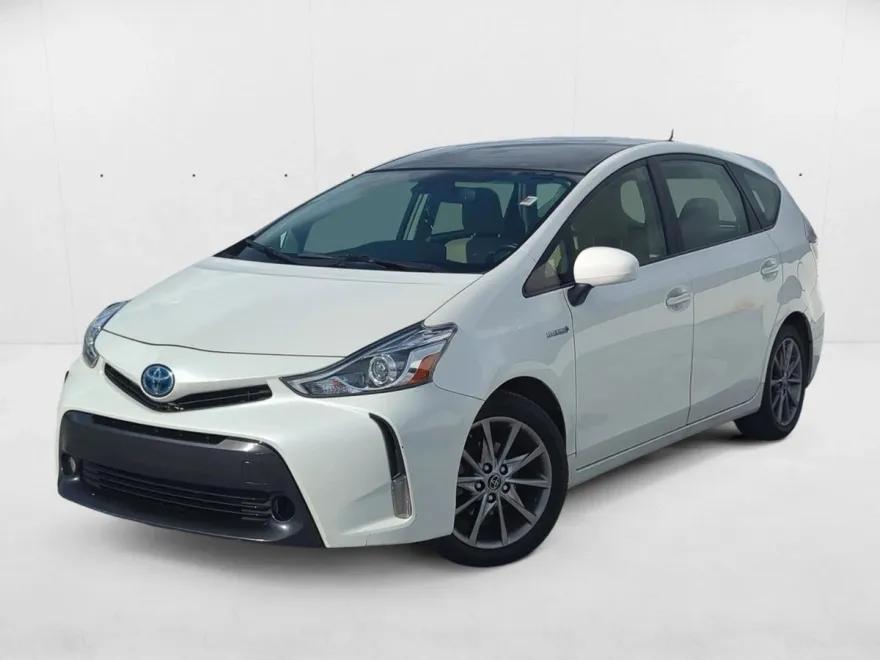 2017 Toyota Prius V Five photo 1