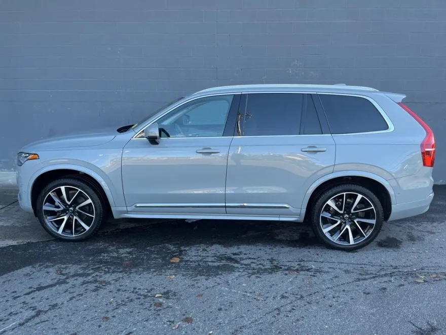 2024 Volvo XC90 Plus photo 1