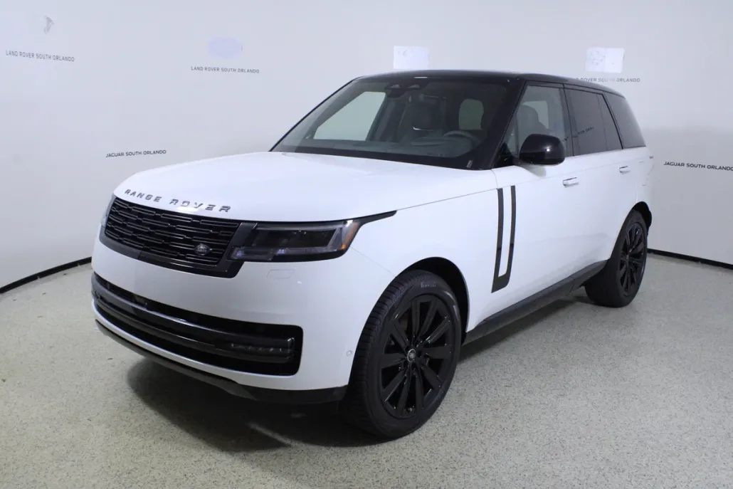 2025 Land Rover Range Rover SE photo 1