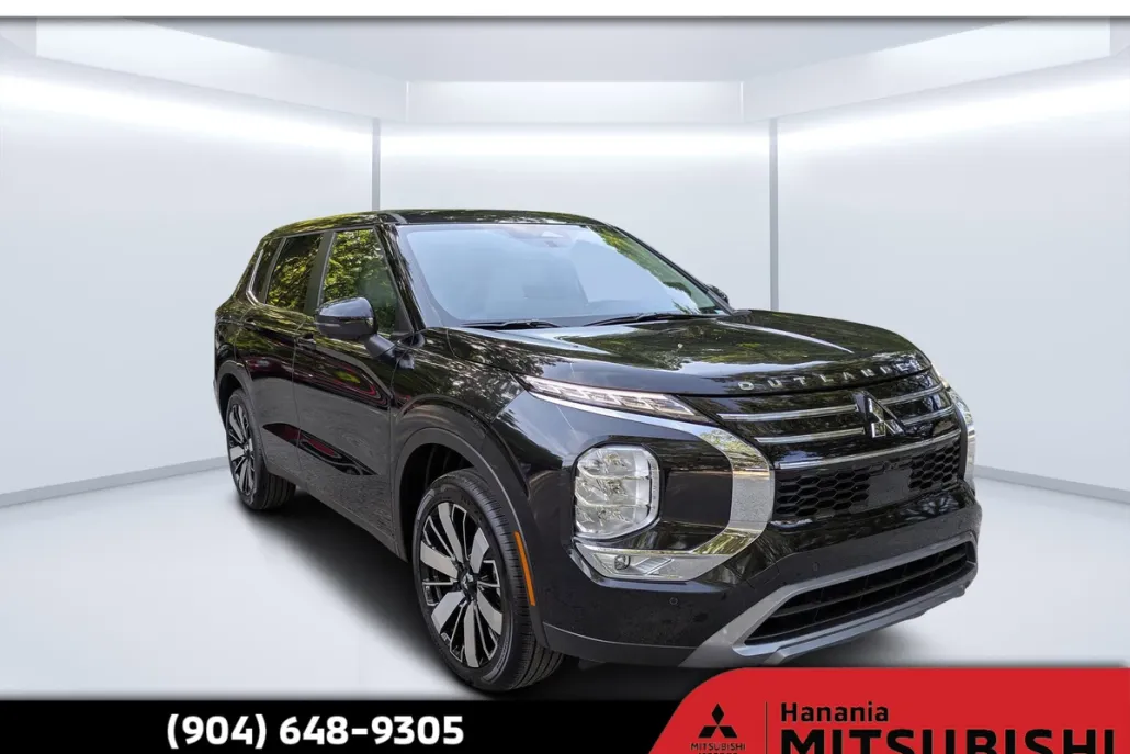 2025 Mitsubishi Outlander SE photo 1