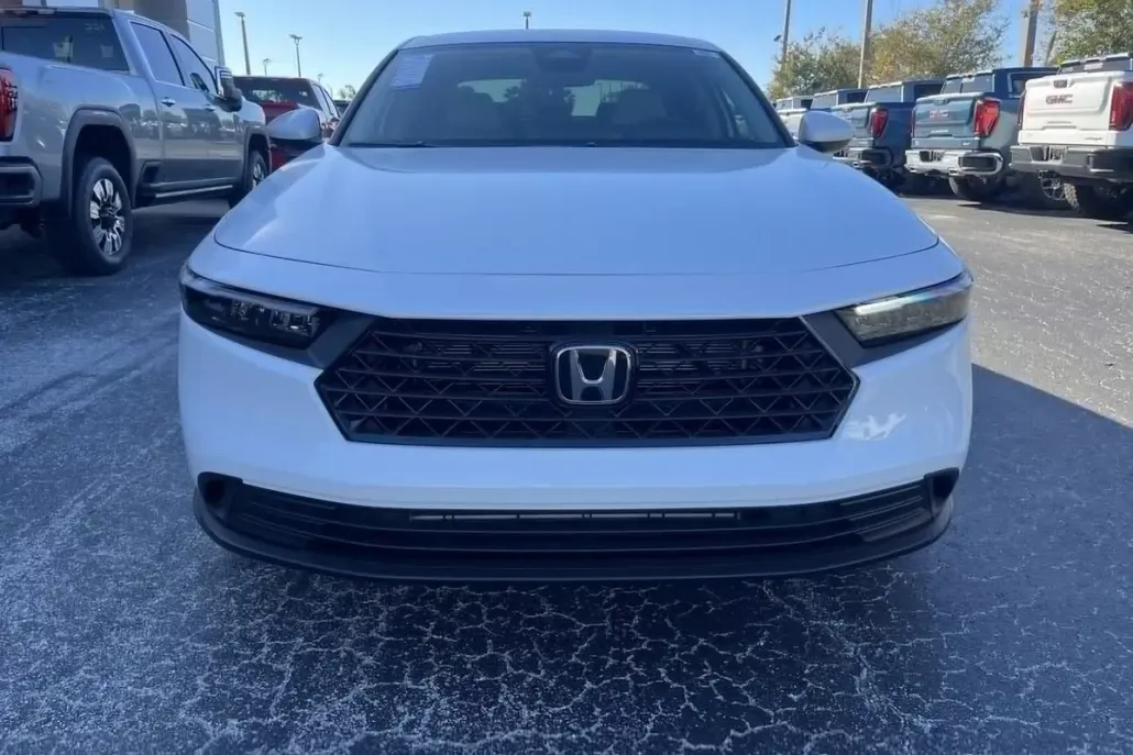 2025 Honda Accord LX photo 1