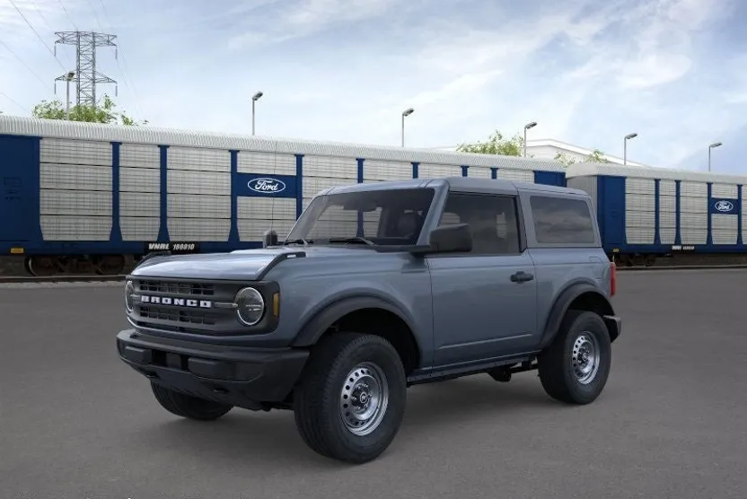 2025 Ford Bronco Base photo 1