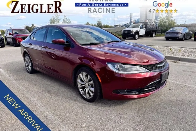 2015 Chrysler 200 S photo 1