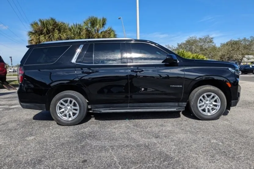 2022 Chevrolet Tahoe LS photo 1
