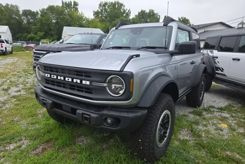 2024 Ford Bronco Black Diamond photo 1