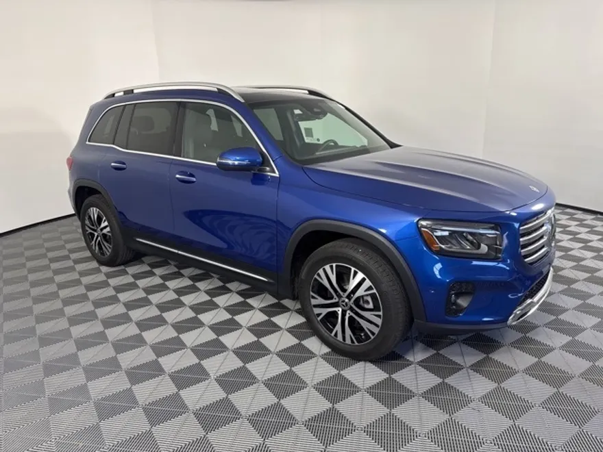 2024 Mercedes Benz GLB 250 photo 1