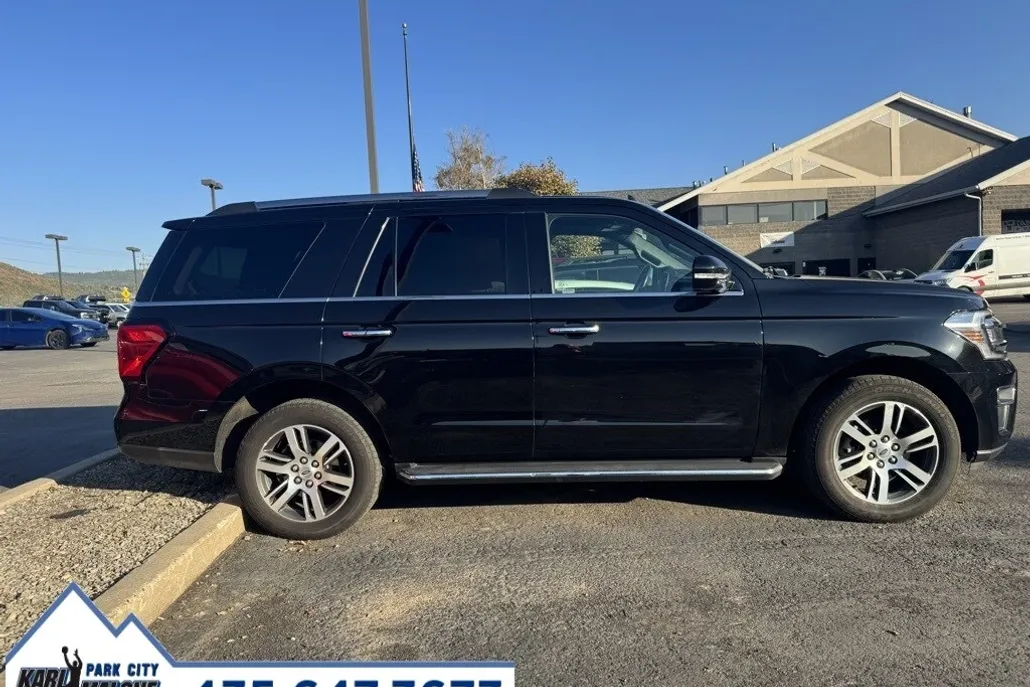 2022 Ford Expedition Limited photo 1
