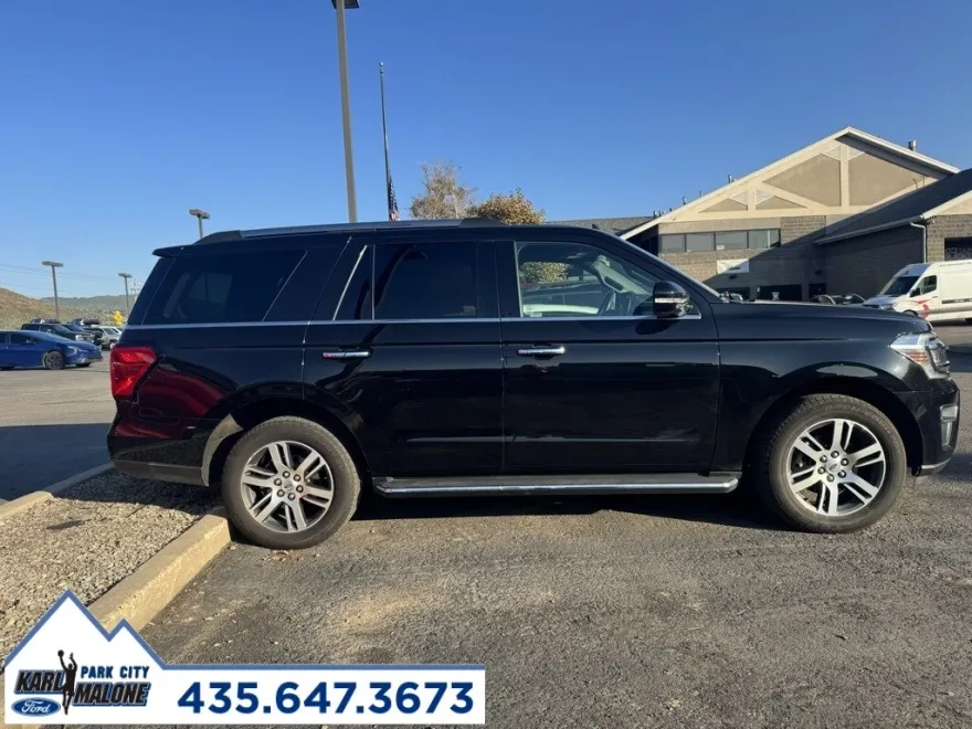2022 Ford Expedition Limited photo 1