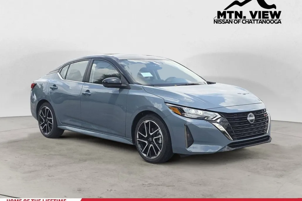 2025 Nissan Sentra SR photo 1