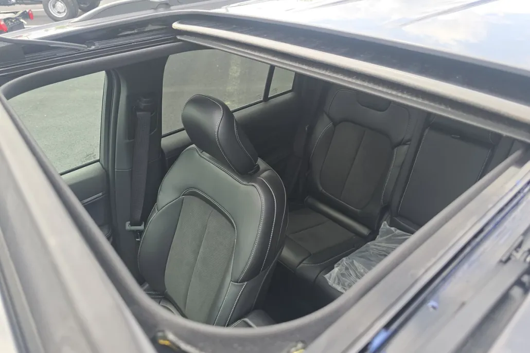 2025 Jeep Grand Cherokee Altitude photo 1