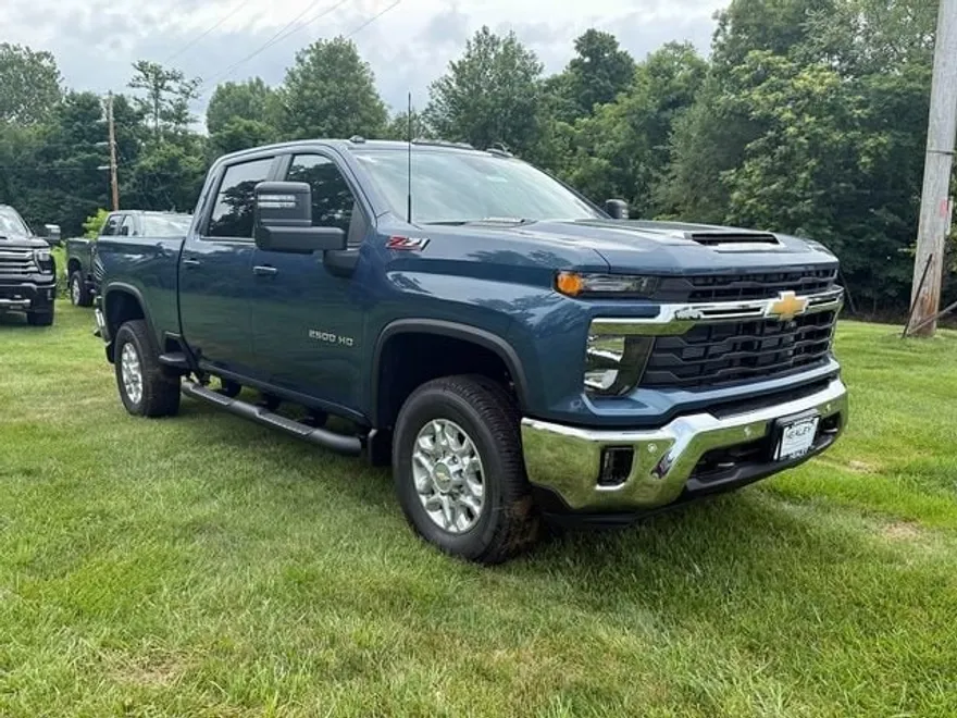 2025 Chevrolet Silverado 2500HD LT photo 1
