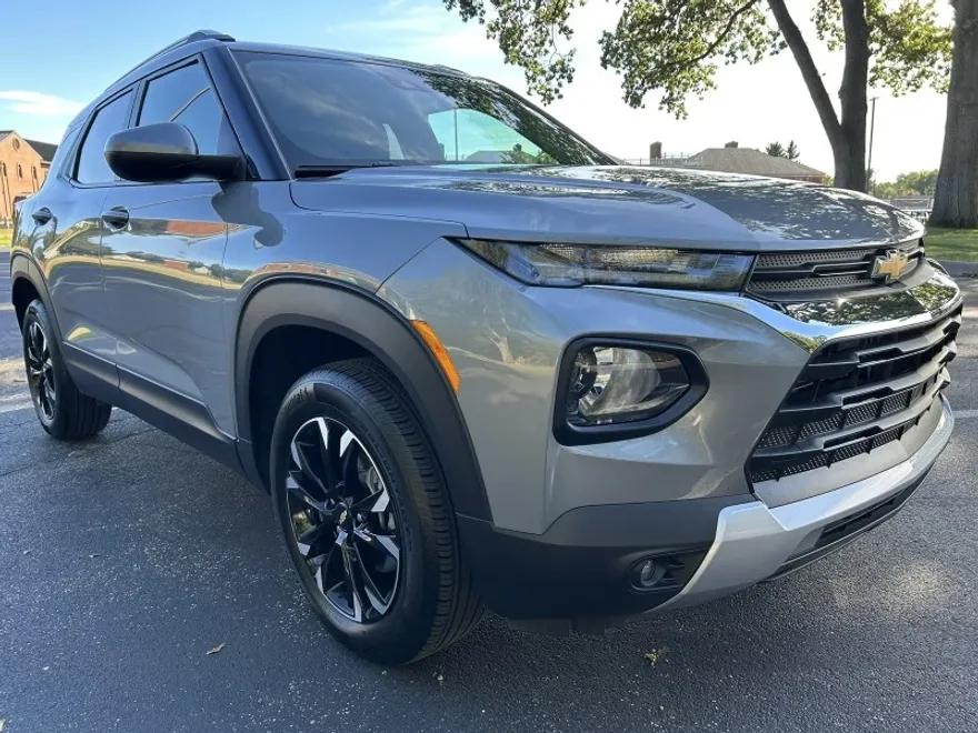 2023 Chevrolet Trailblazer LT photo 1