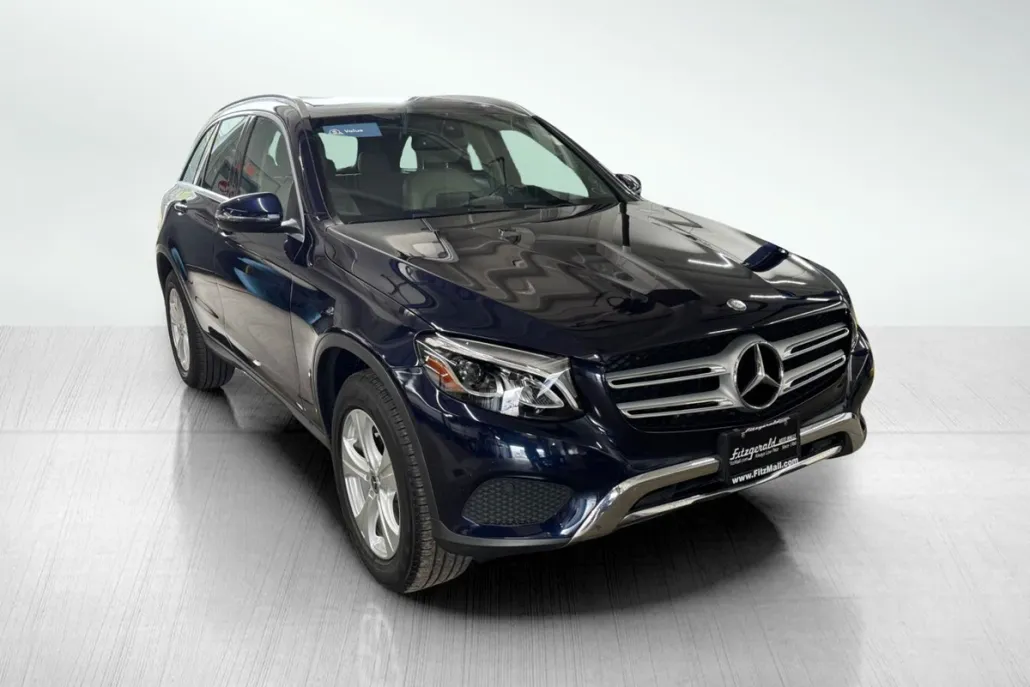 2017 Mercedes Benz GLC 300 4MATIC photo 1
