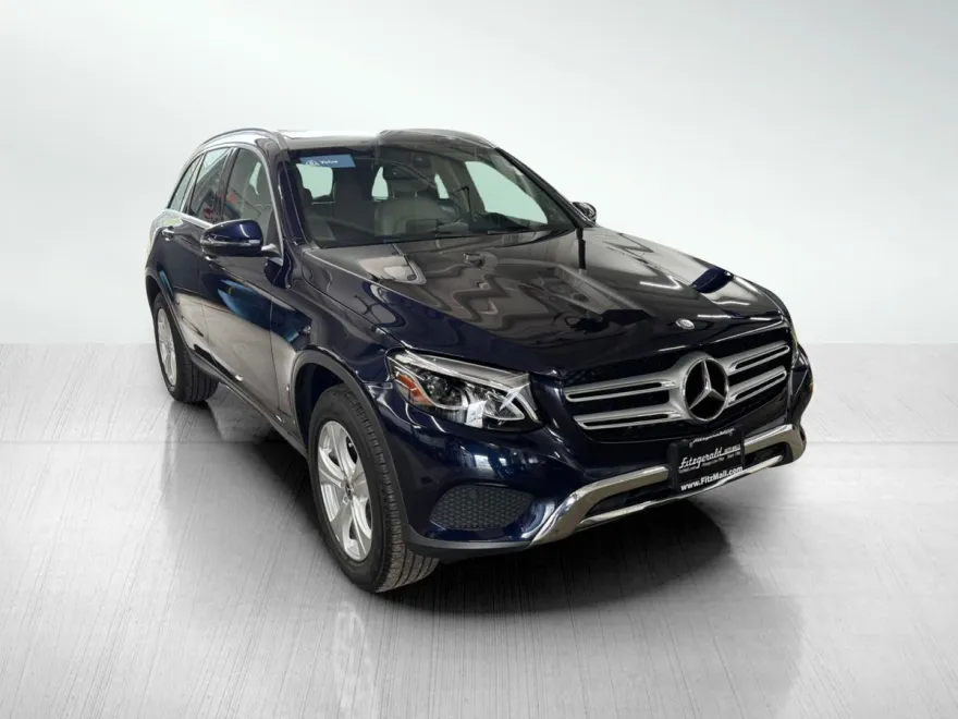 2017 Mercedes Benz GLC 300 4MATIC photo 1