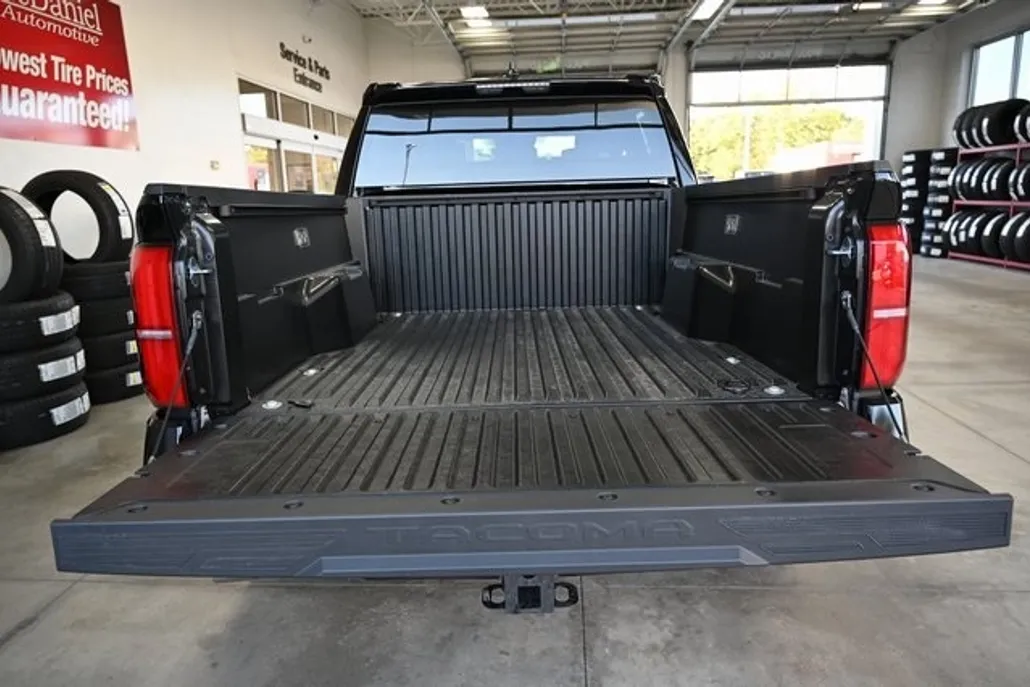 2025 Toyota Tacoma TRD Sport Double Cab photo 1