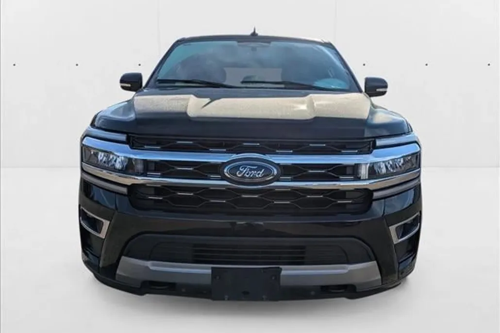 2023 Ford Expedition MAX Limited photo 1