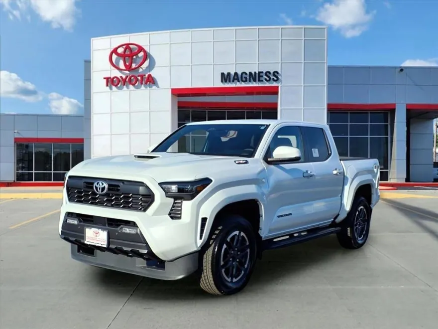 2024 Toyota Tacoma photo 1