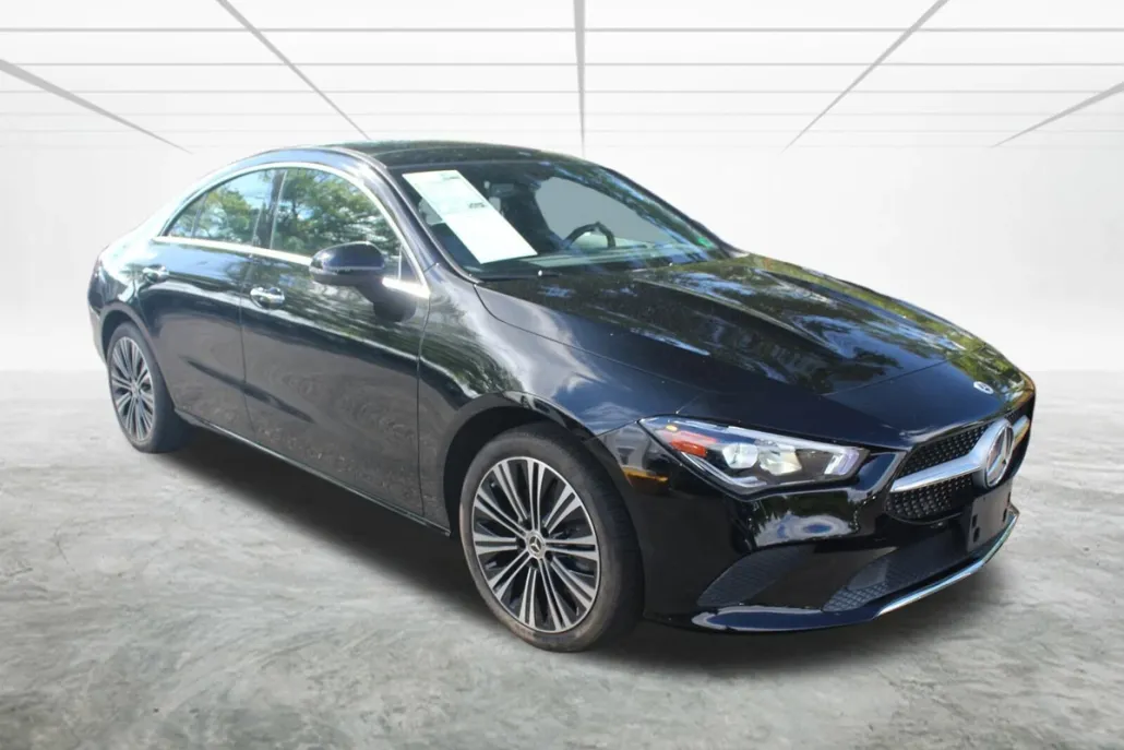 2023 Mercedes Benz CLA 250 4MATIC photo 1