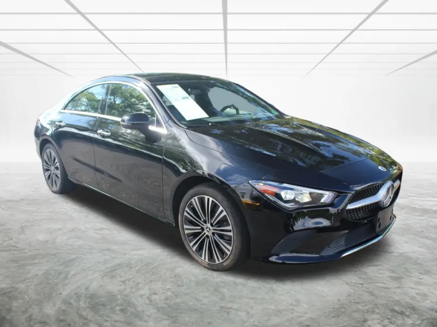 2023 Mercedes Benz CLA 250 4MATIC photo 1