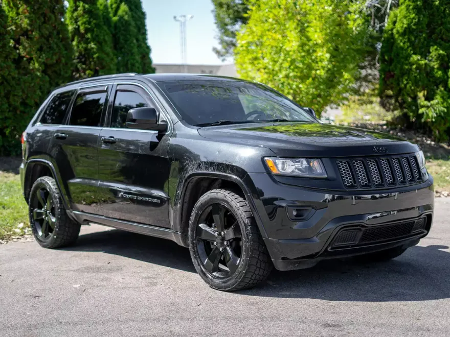 2015 Jeep Grand Cherokee Laredo photo 1