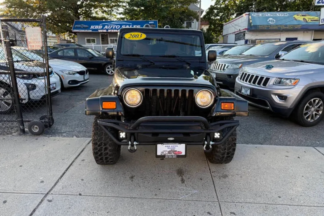 2003 Jeep Wrangler Sahara photo 1