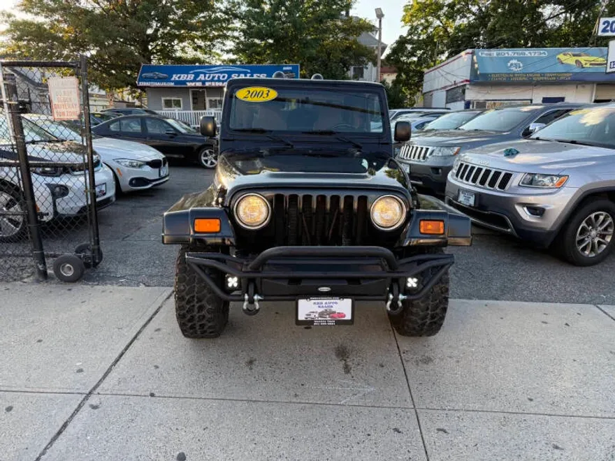 2003 Jeep Wrangler Sahara photo 1