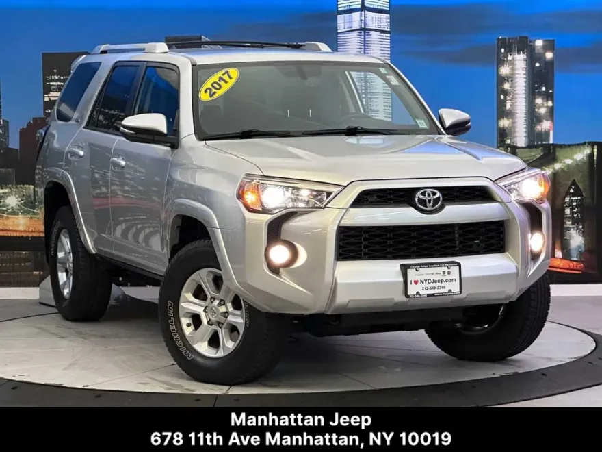 2017 Toyota 4Runner SR5 Premium photo 1