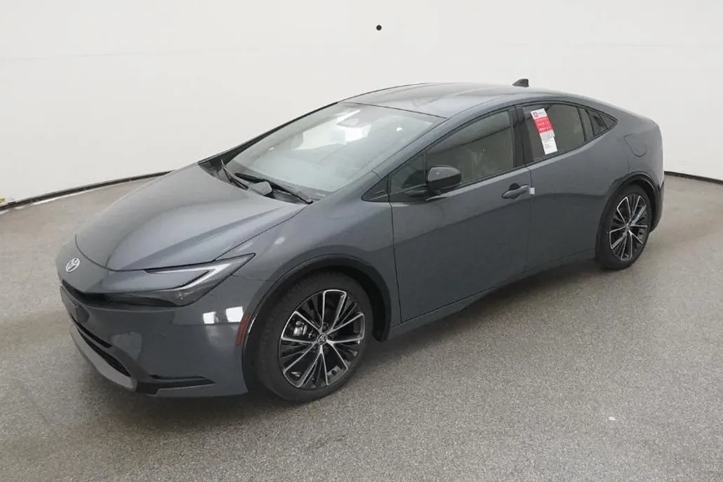 2026 Toyota Prius XLE photo 1