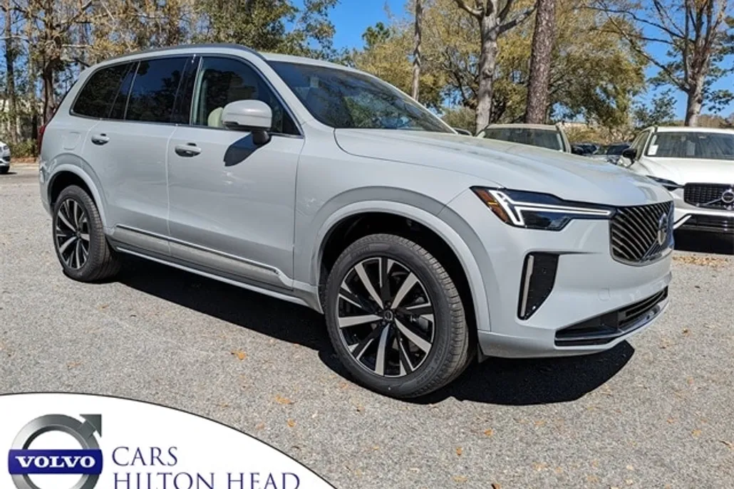 2025 Volvo XC90 Core photo 1