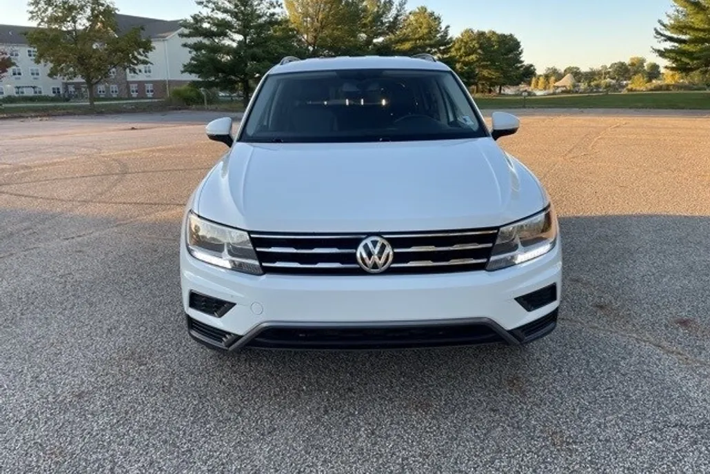 2020 Volkswagen Tiguan SE photo 1