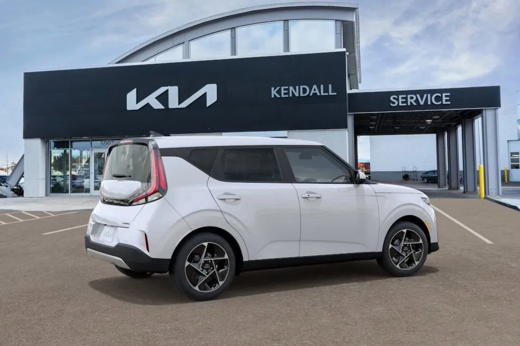 2025 Kia Soul EX photo 1
